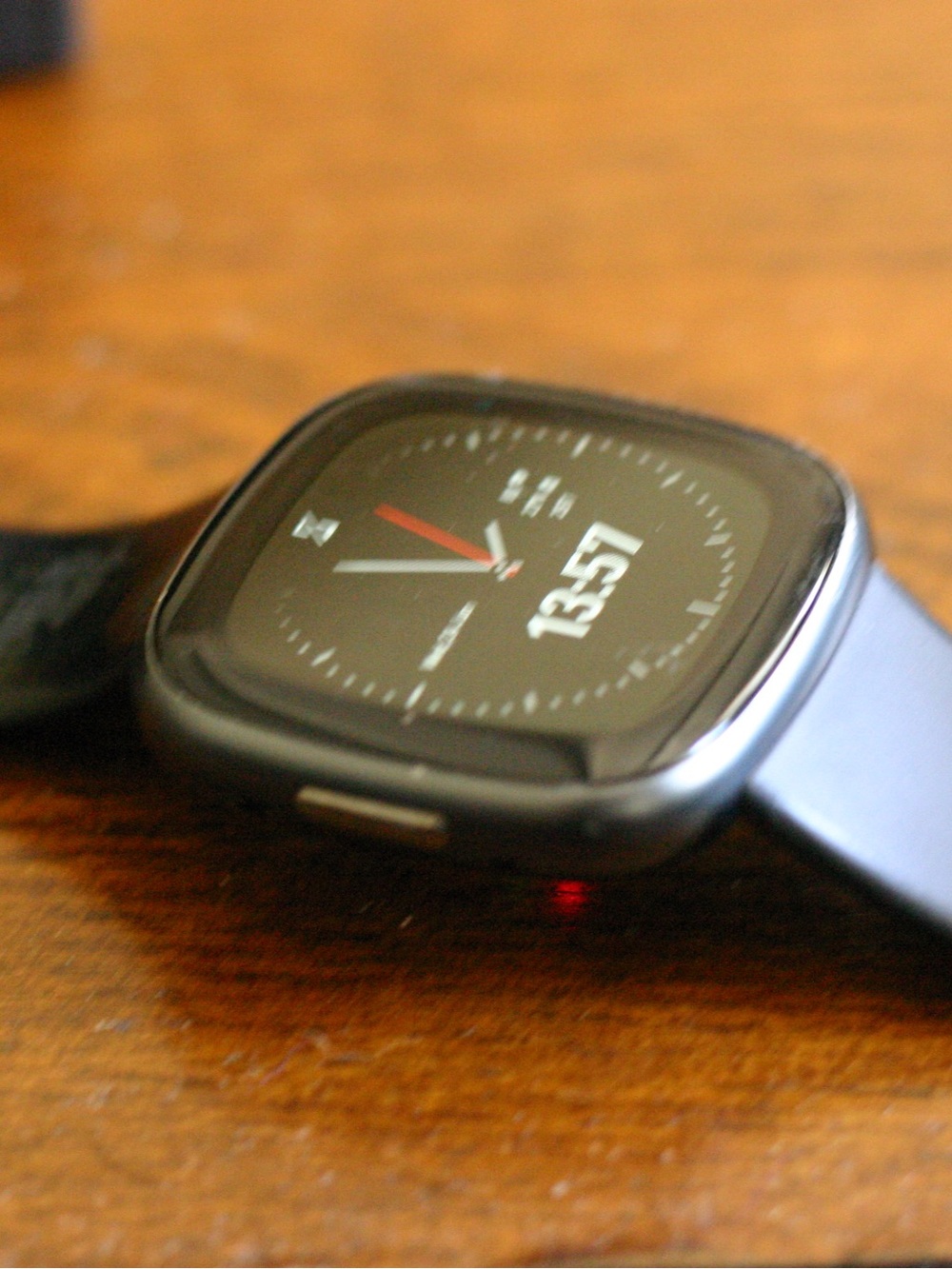 Fitbit Versa 4 - black smartwatch